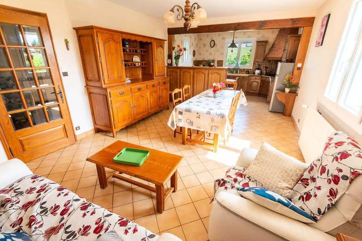 Gîte pour 4 personnes, avec jardin et piscine