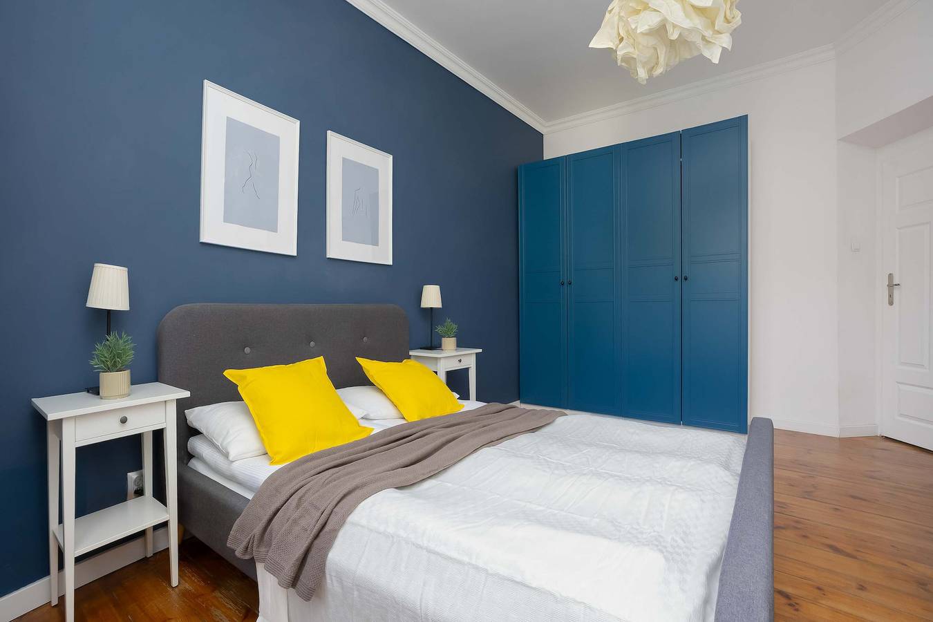 Ganze Wohnung, Cosy Apartment with a Desk | Close to the Underground | Smart Tv in Żoliborz, Warschau