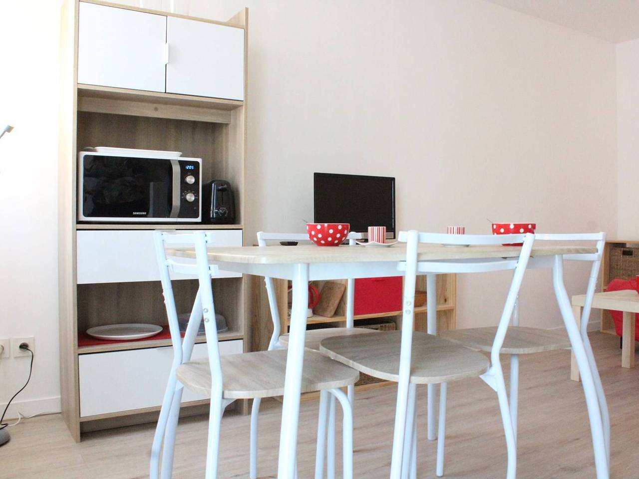 Entire apartment, Functional studio 2 pers near ocean in La Rochelle in La Rochelle, La Rochelle region
