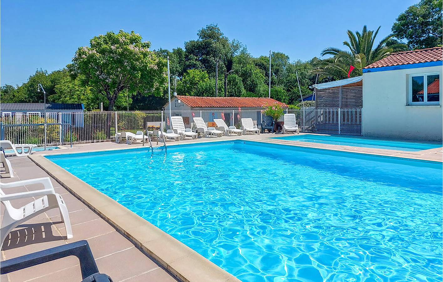 Mobil-home confortable avec piscine près de la plage de Saint-Georges-de-Didonne in Saint-Georges-de-Didonne, Côte de Beauté
