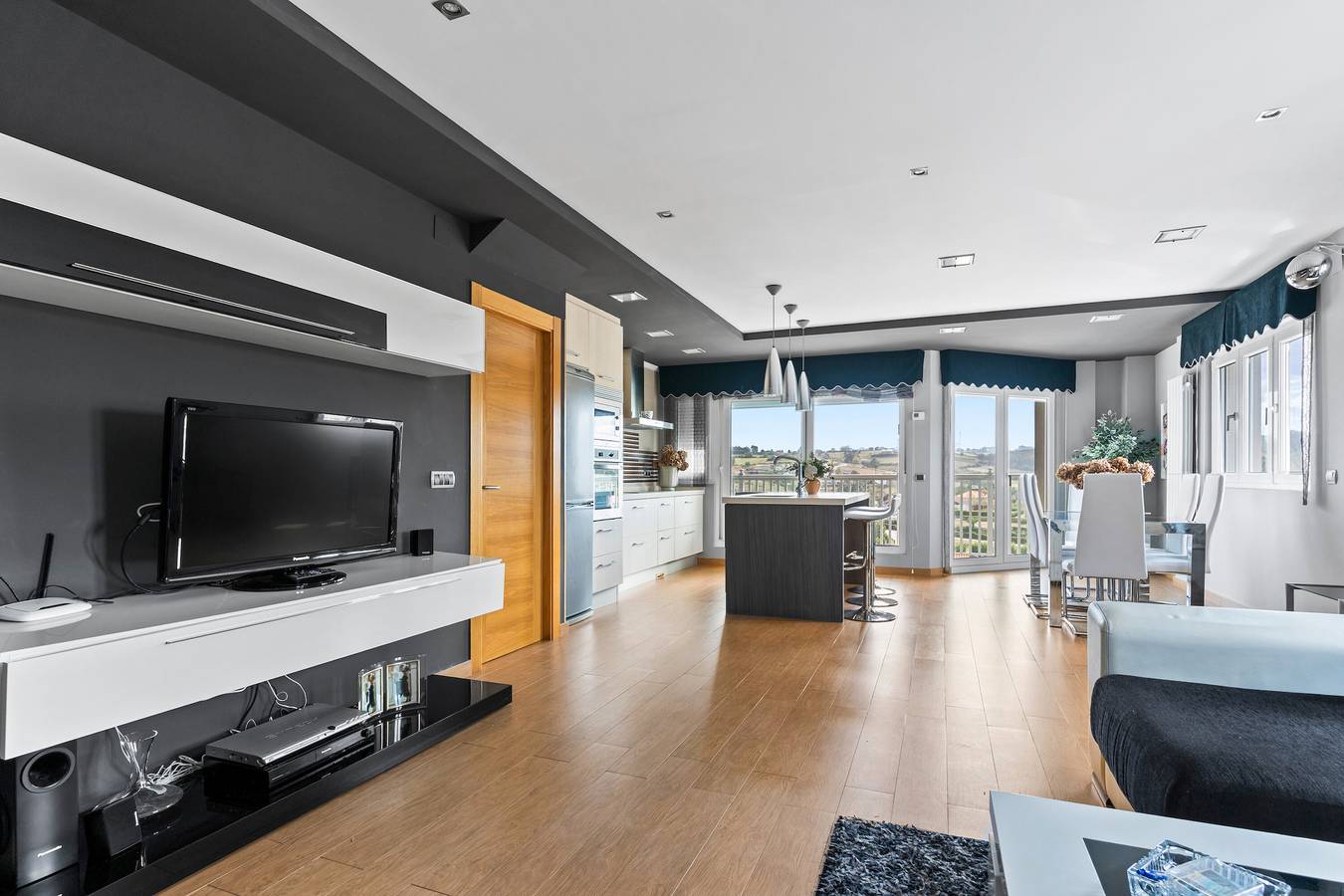 Maison de Vacances 'Santa Divina Relax Pour 10 Personnes' avec Balcon et Wi-Fi in Castrillón, Côte Cantabrique