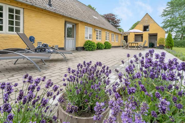 Ferieudlejning for 6 personer, med have og terrasse i Tønder