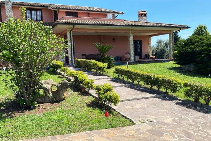 Casa vacanza per 5 persone, con Balcone e Idromassaggio nonché Terrazza e Giardino a Fiano Romano