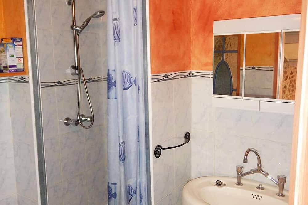 Entire apartment, Independent furnished apartment 60 m2 in Le Boulou, Céret region