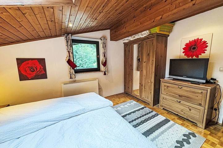 Entire apartment, Cosy apartment for 4 people with Wifi, Tv and balcony in Saalbach, Saalbach-Hinterglemm