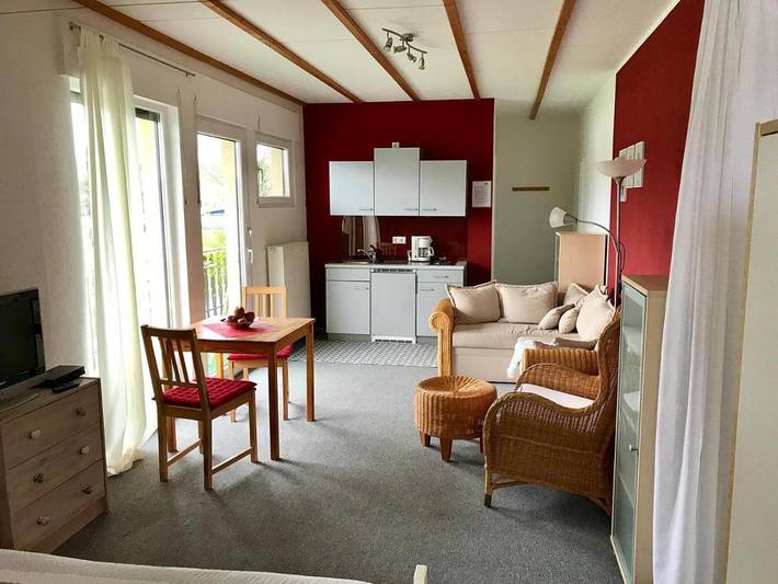 Ferienwohnung für 3 Personen, mit Balkon und Seeblick sowie Ausblick