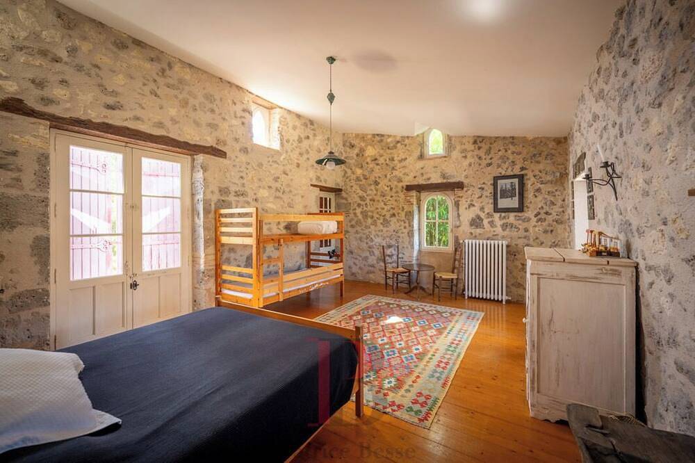 Grande demeure renovée  , idéal pour famille nombreuse recherchant tranquilité in Fargues-sur-Ourbise, Région de Nérac
