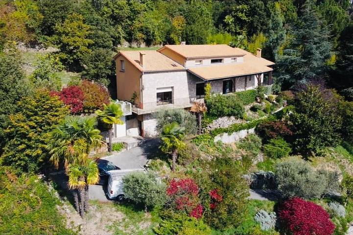 Location de vacances pour 10 personnes, avec jardin à Fabras
