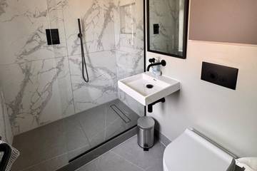 Holiday Apartment for 6 People in Chessington World of Adventures, Surrey, Photo 3
