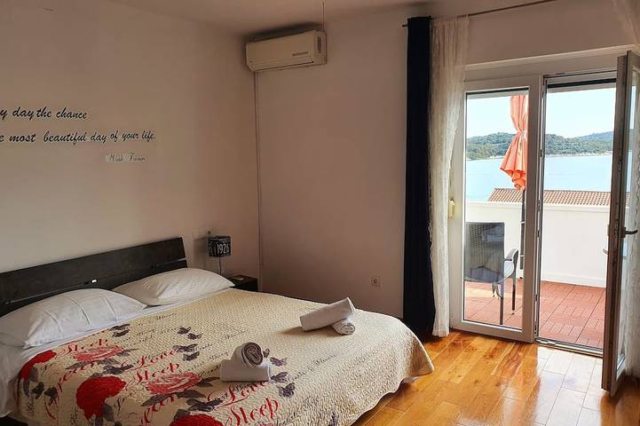 Ganze Wohnung, Modern Apartman - 4 To 6 Persons With A Stunning Sea View in Tisno, Dalmatinisches Festland