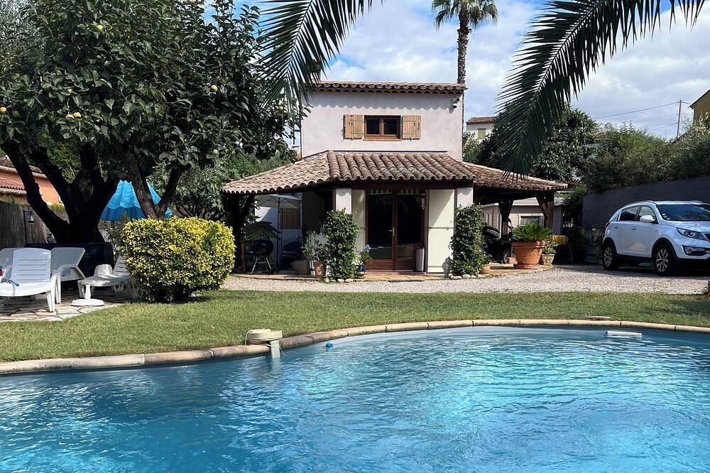 Single-storey, air-conditioned house with private pool.   in La Colle-sur-Loup, Cannes und Umgebung