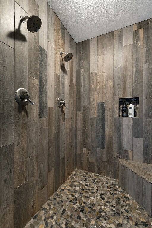 Newer Lakehouse on 100ft of Shoreline in Chisago County