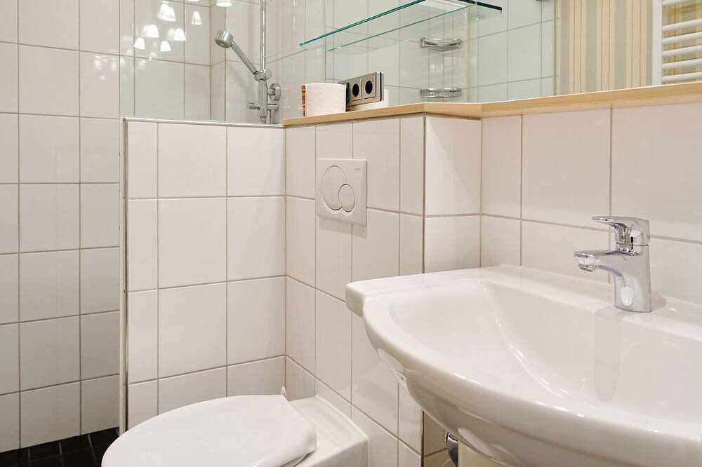 Ganze Wohnung, Haus Silvana, App. 3 - 1-Raum Appartement mit ca. 25m ² Nutzfläche im in Wenningstedt, Sylt