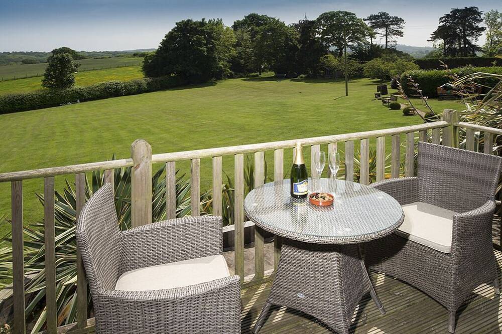 A luxurious self-catering retreat for two, complete with indoor pool & hot tub. in East Sussex