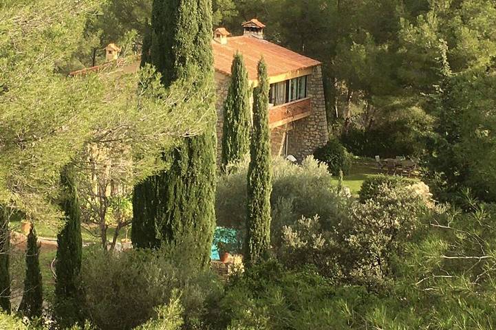 Maison de vacances pour 4 personnes, avec balcon ainsi que jardin et piscine à Sanary-sur-Mer