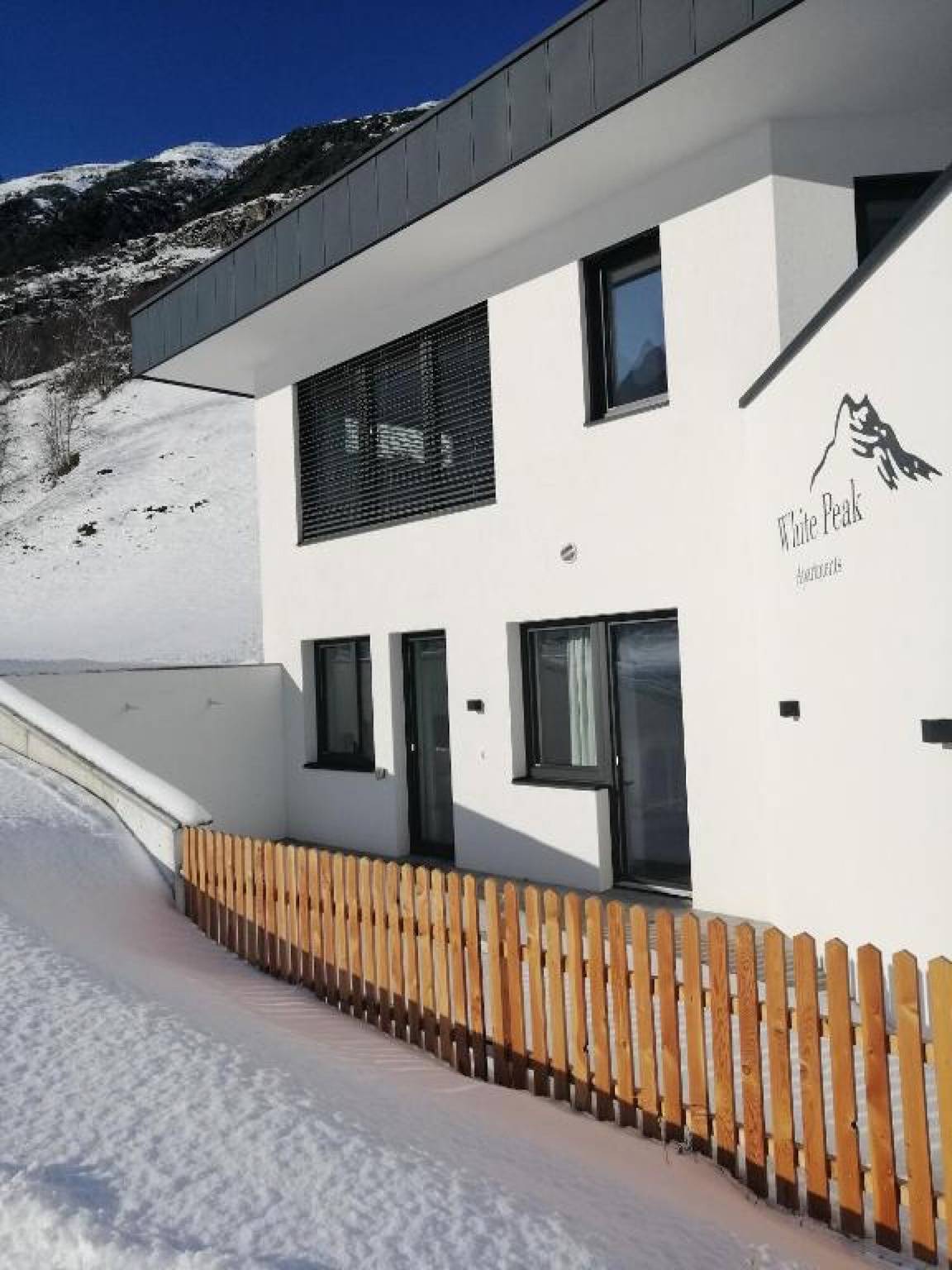 Ganzes Studio, Ferienwohnung 'Ballunspitze' mit Bergblick, Gemeinschaftsterrasse und Wi-Fi in Galtür, Verwall