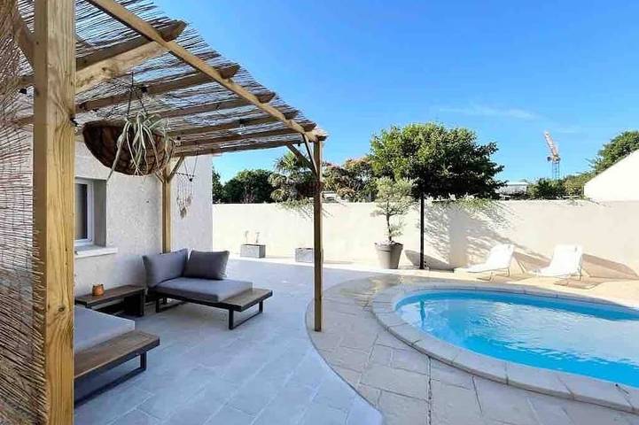 Villa for 14 people, with pool and garden as well as balcony, with pets - 1