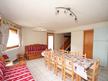 Gîte pour 10 personnes, avec terrasse à Chatel