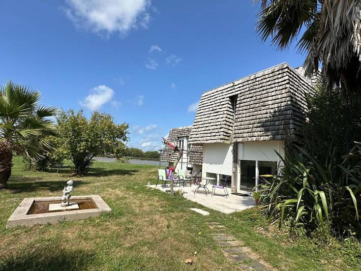 Gîte pour 4 personnes, avec Terrasse et Jardin ainsi que Vue sur le lac et Vue à Lahonce