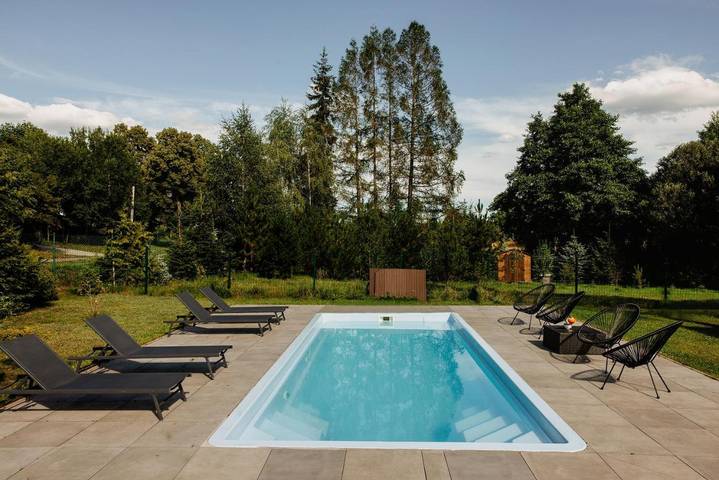 Apartament wakacyjny dla 3 osób, z Jacuzzi i Taras oraz Ogród i Basen w 