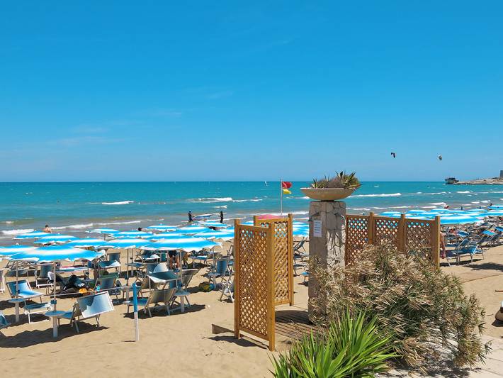 Location de vacances pour 6 personnes, avec terrasse ainsi que jardin et bassin pour enfant, animaux acceptés à Vieste - 4