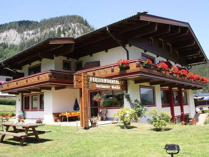 Ferienhaus für 40 Personen, mit Garten und Sauna, mit Haustier in Krimml