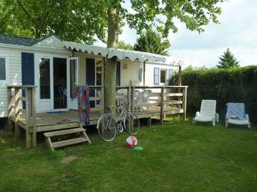 Mobil home pour 6 personnes, avec bassin pour enfant à Surgères