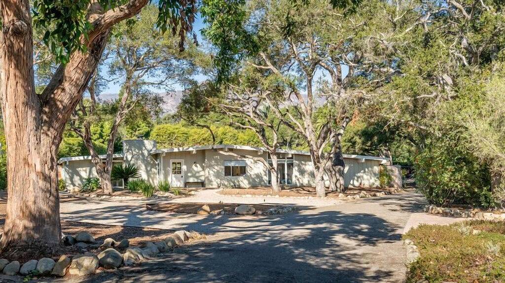 Elevated Mid-Century Modern Home in Montecito! in Montecito, Santa Barbara County