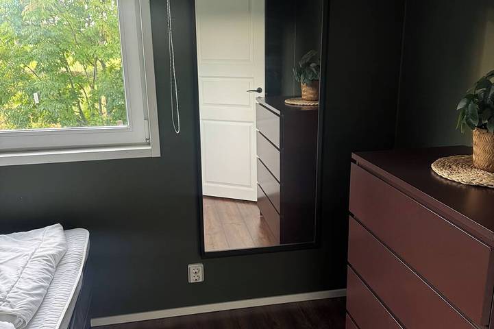 Live in a scenic location, close to hiking trails or cozy cafés in Skövde, Västergötland