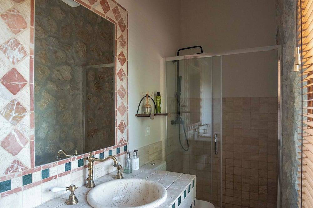 Apartamento entero, Loft apartment with pool, sea and Barcelona views in Teyá, Costa del Maresme