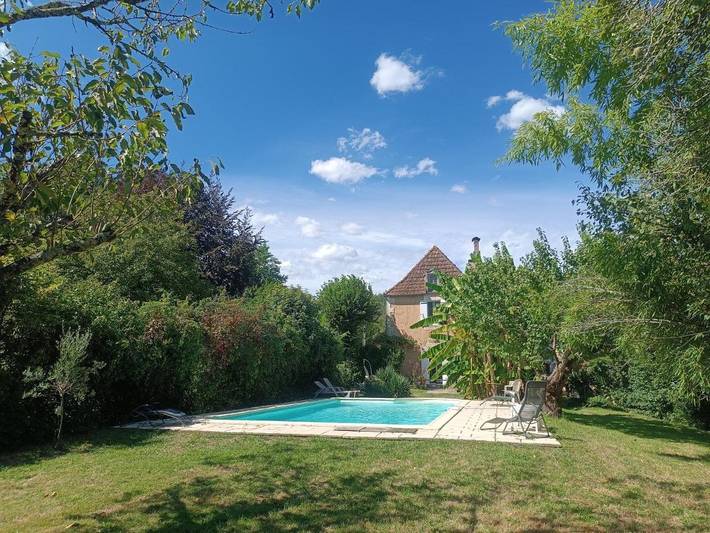 Location de vacances pour 4 personnes, avec terrasse ainsi que piscine et jardin, animaux acceptés à Journiac - 2