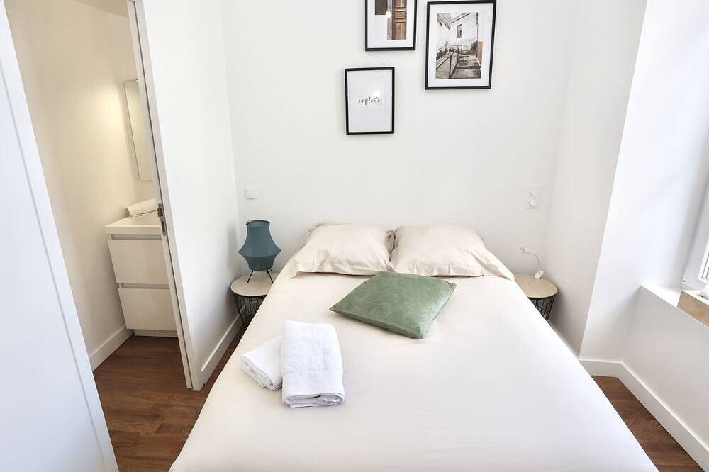 Apartamento entero, Napoléon Gare 6 ★ T2 ★1er etage ★ Bylocly in Pontivy, Pontivy region