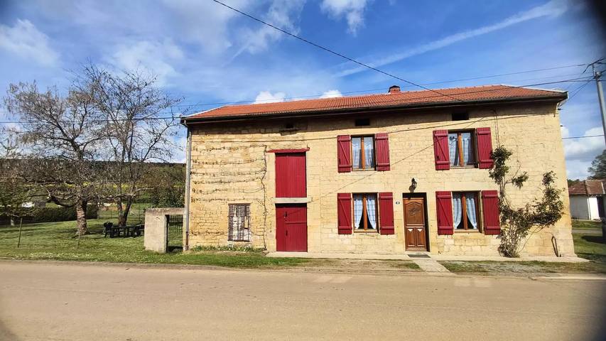Gîte pour 4 personnes, avec jardin à Malandry