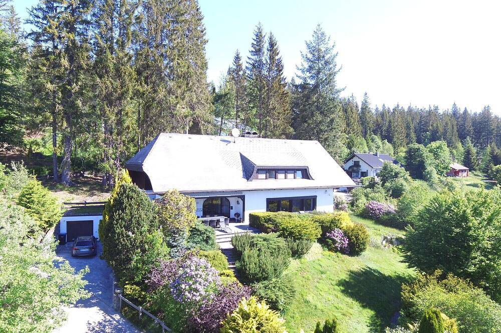 Villa in het Zwarte Woud met binnenzwembad in Feldberg (Schwarzwald), Feldberg