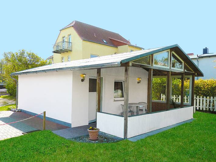 Bungalow für 2 Personen, mit Terrasse und Garten in Kühlungsborn - 2