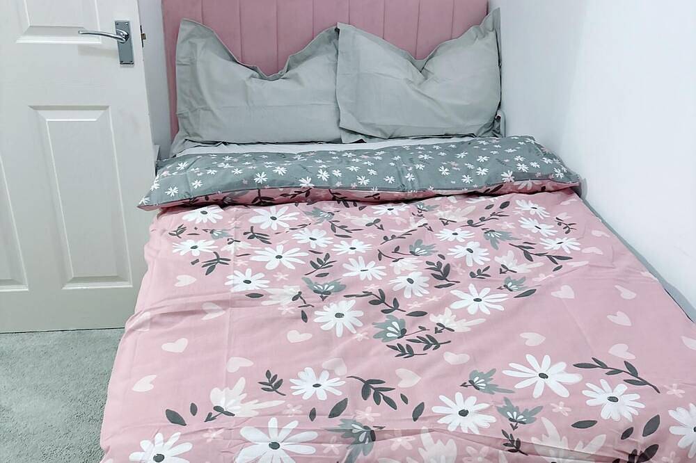 Ellas Stays\n3 Bedroom Detached house in Farnworth Bolton, Greater Manchester. in Bolton (desambiguación), Gran Mánchester