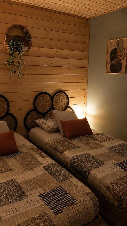 Appartement entier, Cocon cosy face au lac Terrasse et randonnées in Le Vernet-Chaméane, Région de Besse-et-Saint-Anastaise