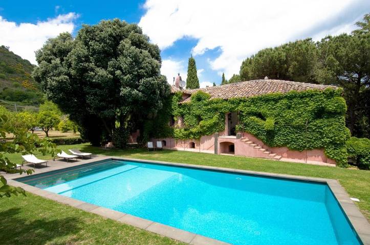 Villa per 14 persone, con Balcone e Terrazza nonché Giardino e Piscina a Viagrande