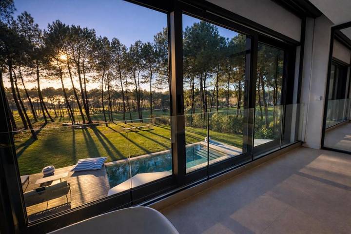 Location de vacances pour 11 personnes, avec vue ainsi que piscine et jardin dans Golf de la Palmyre - 4