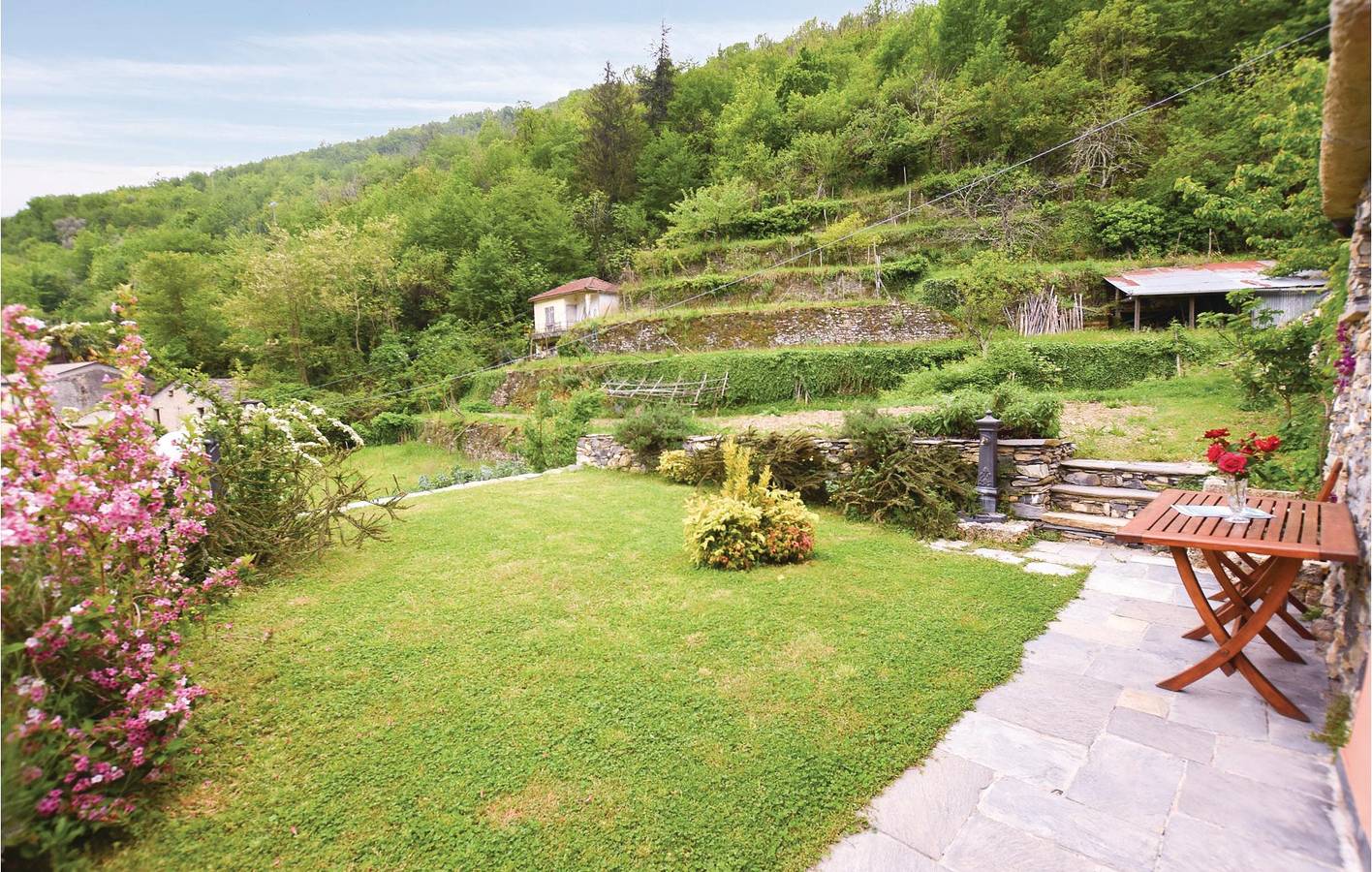 Appartamento a schiera vicino a Pieve di Teco in Pieve di Teco, Alpi Liguri