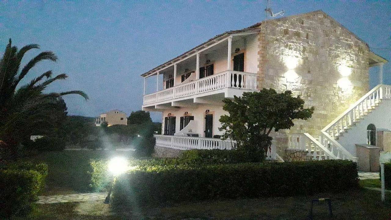Elli Beach Apartments and Studios in Παραλία Αλμυρού, Κέρκυρα
