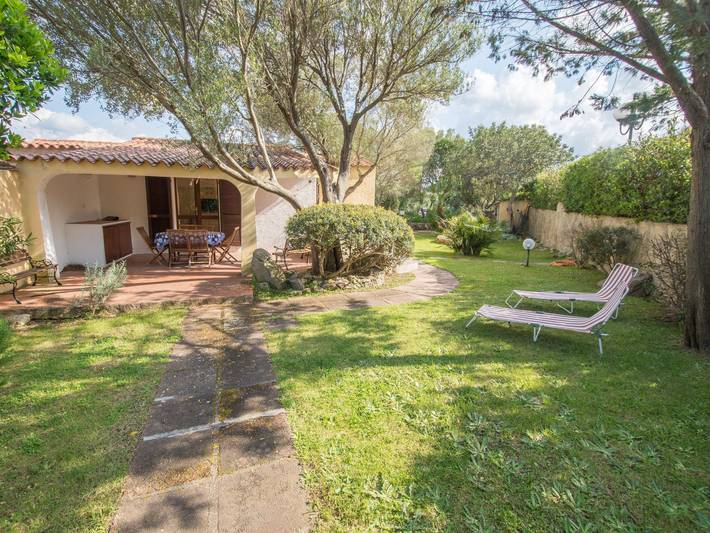 Casa vacanza per 6 persone, con giardino a Porto Pollo