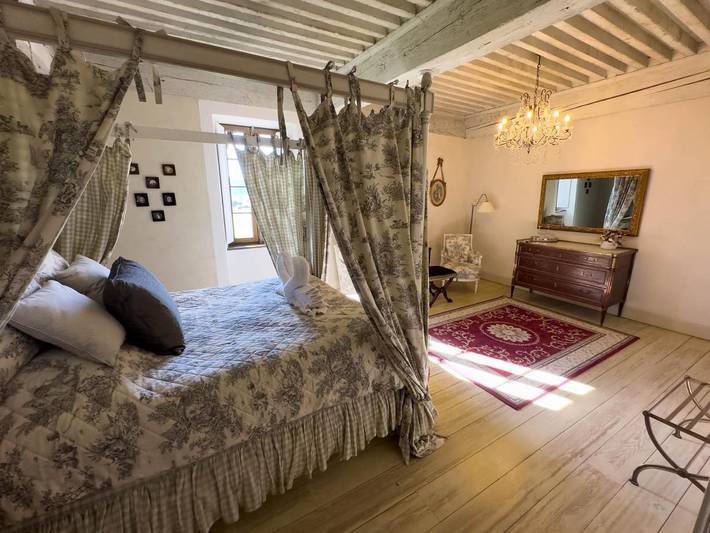 Location de vacances pour 3 personnes, avec piscine et jardin ainsi que vue et sauna à Jongieux - 2