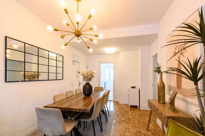 Apartamento entero, M Amplio y elegante apartamento en Prosper in Chamartín (Madrid), Madrid