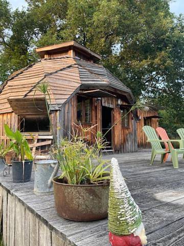Gîte pour 3 personnes, avec terrasse ainsi que vue et jardin à Monclar-sur-Losse