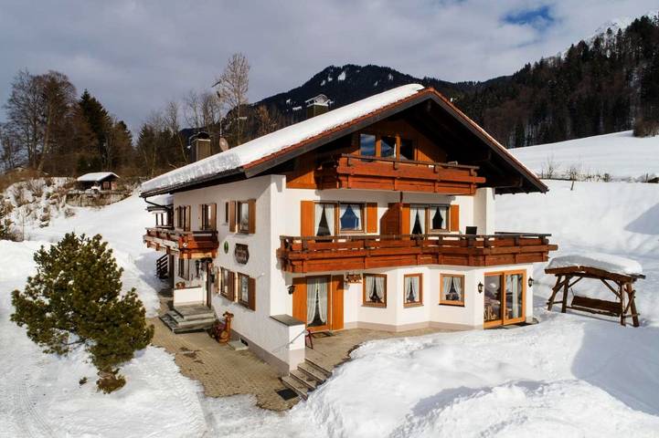 Ferienwohnung für 2 Personen, mit Balkon und Garten sowie Pool und Sauna in Rubi