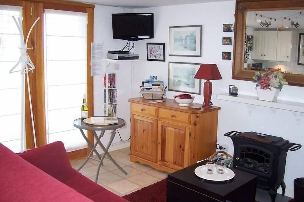 Apartamento entero, Acogedor estudio de montaña; magníficas vistas al lago / montaña; remonte de 100 metros; capacidad para 2/3; Wifii in Thollon-les-Mémises, Thonon-les-Bains region