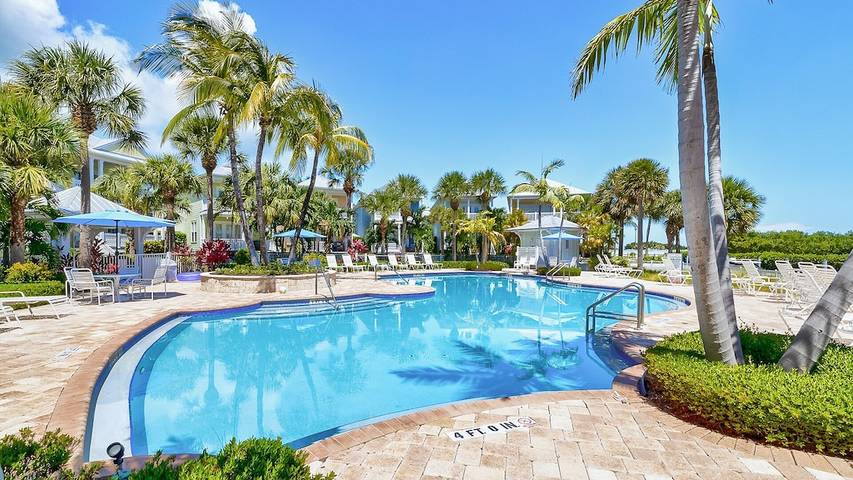 Vacation rental for 5 people, with yard and pool as well as balcony in Islamorada
