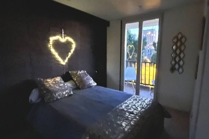 Entire apartment, Superbe apt Chic and Luxury vue sur les Collines de Marcel Pagnol Rental car in Marseille, Marseille region