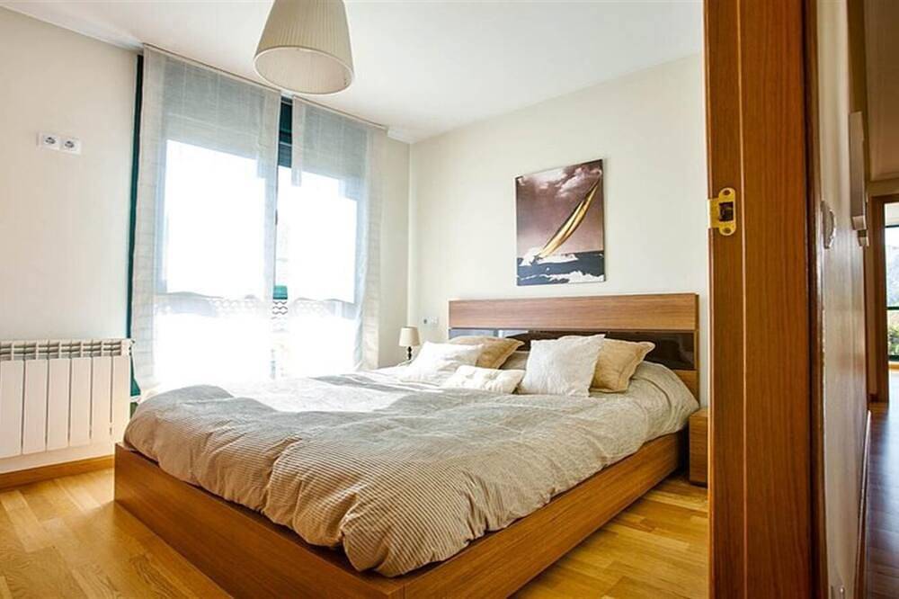 Entire apartment, Undercover with charm in the center of Cangas de Onís (5 Pax) 2 Bed, Wifi, Views in El Puente, Cangas de Onís